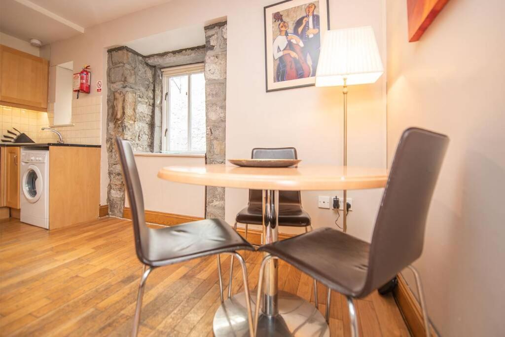 Latin Quarter Luxury Apartment กัลเวย์ ภายนอก รูปภาพ