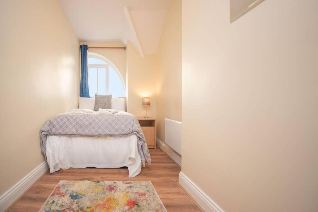 Latin Quarter Luxury Apartment กัลเวย์ ภายนอก รูปภาพ