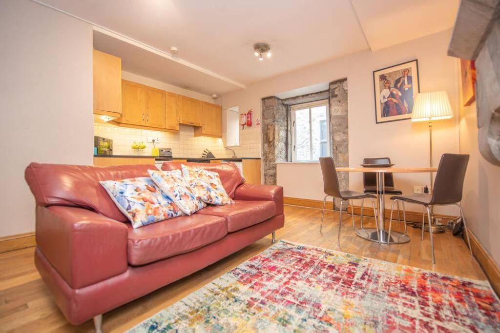 Latin Quarter Luxury Apartment กัลเวย์ ภายนอก รูปภาพ