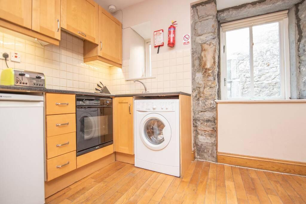 Latin Quarter Luxury Apartment กัลเวย์ ภายนอก รูปภาพ