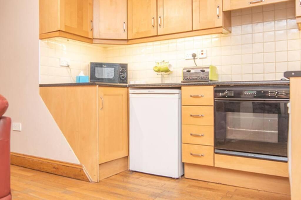 Latin Quarter Luxury Apartment กัลเวย์ ภายนอก รูปภาพ